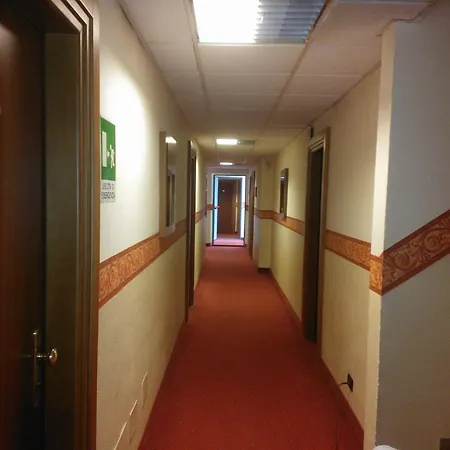 Hotel Ghirlanda 3*