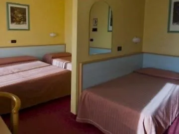 Ghirlanda Hotel 3*