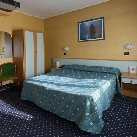 Hotel Ghirlanda 3*